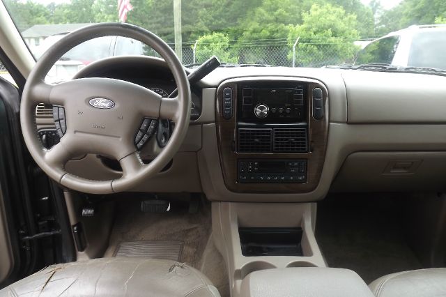 Ford Explorer 2002 photo 8