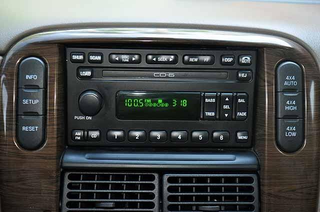 Ford Explorer 2002 photo 11