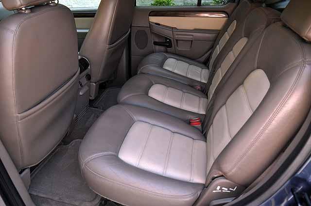 Ford Explorer 2002 photo 7