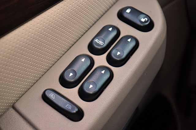 Ford Explorer 2002 photo 9