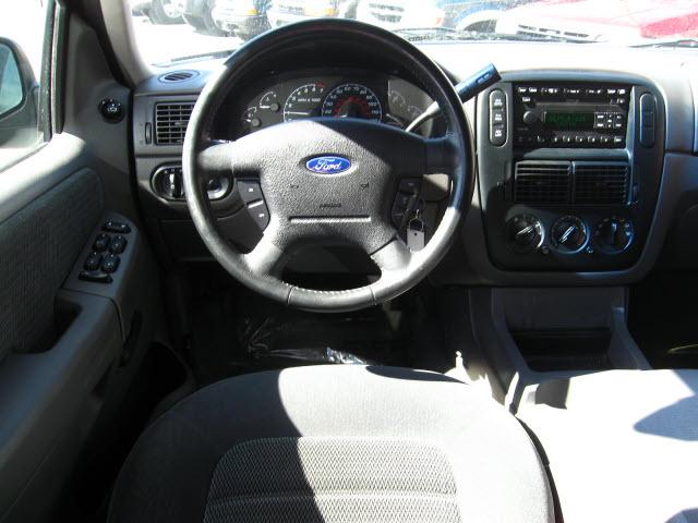 Ford Explorer 2002 photo 5