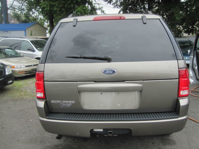 Ford Explorer Super SUV