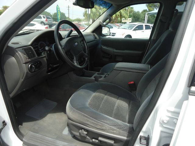 Ford Explorer 2002 photo 3
