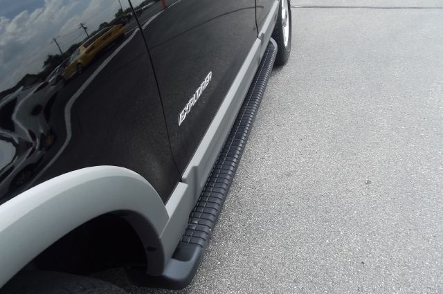 Ford Explorer 2002 photo 2