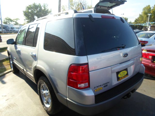 Ford Explorer 2002 photo 2
