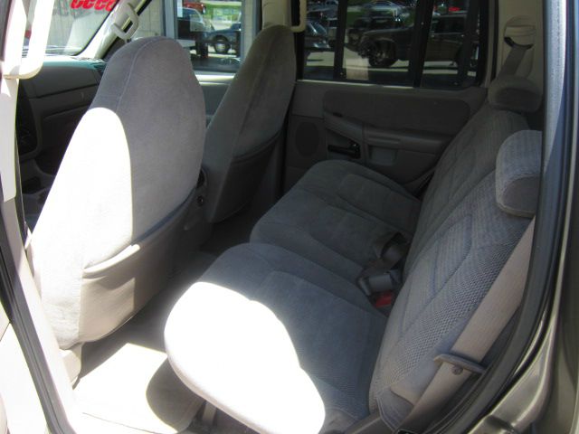 Ford Explorer 2002 photo 3