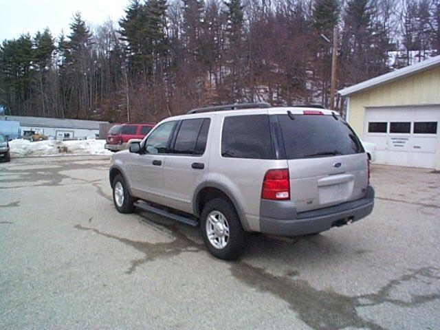 Ford Explorer 2002 photo 2