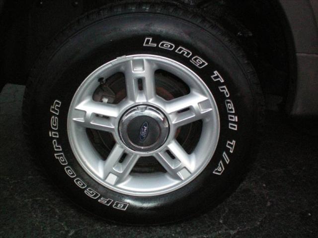 Ford Explorer 2002 photo 3