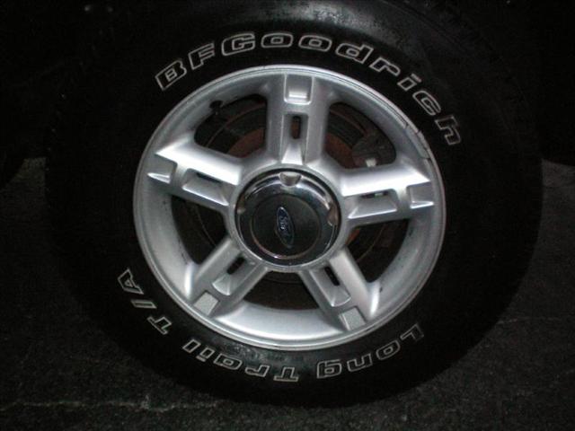 Ford Explorer 2002 photo 4