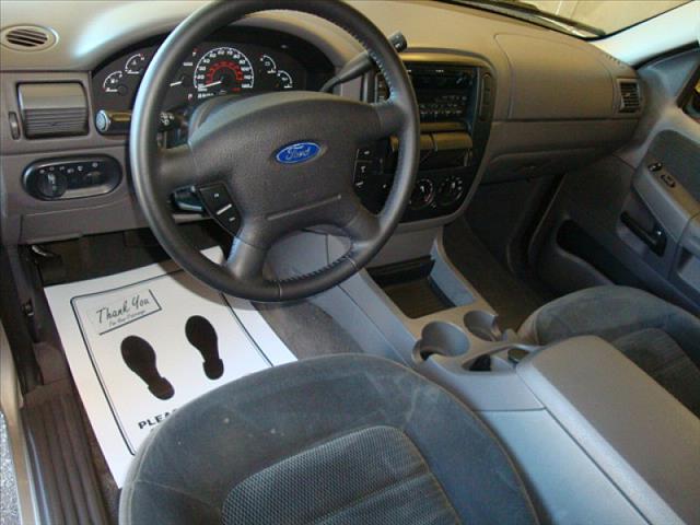 Ford Explorer 2002 photo 1