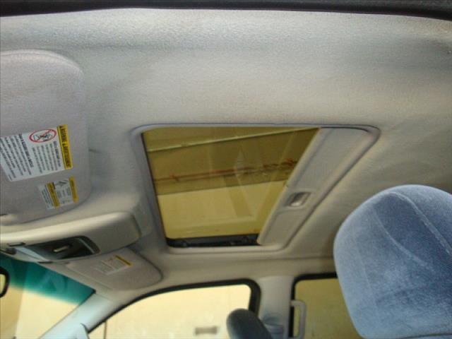 Ford Explorer 2002 photo 3