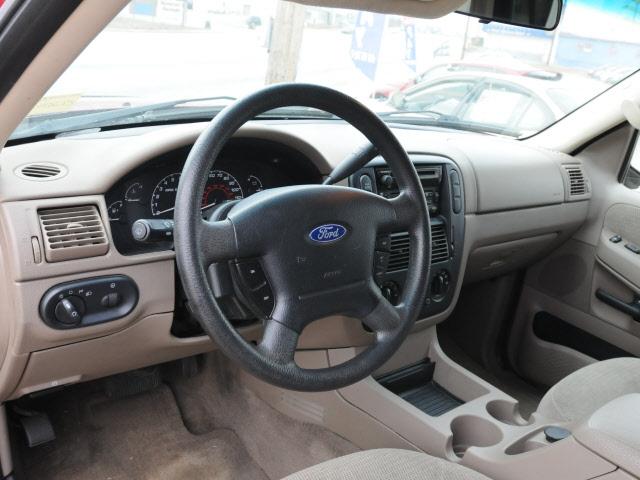 Ford Explorer 2002 photo 2