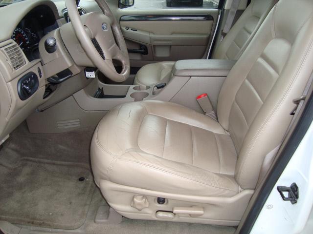 Ford Explorer 2002 photo 3