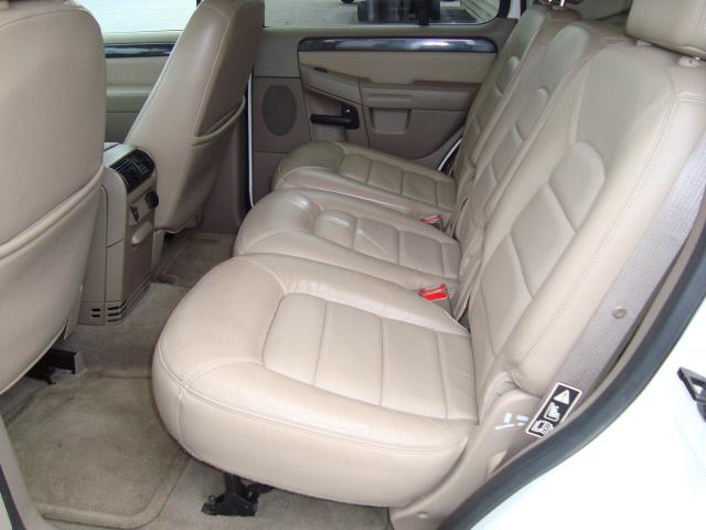 Ford Explorer 2002 photo 4
