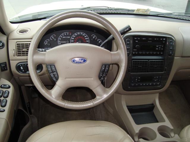 Ford Explorer 2002 photo 5