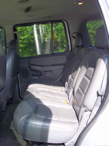 Ford Explorer 2002 photo 6