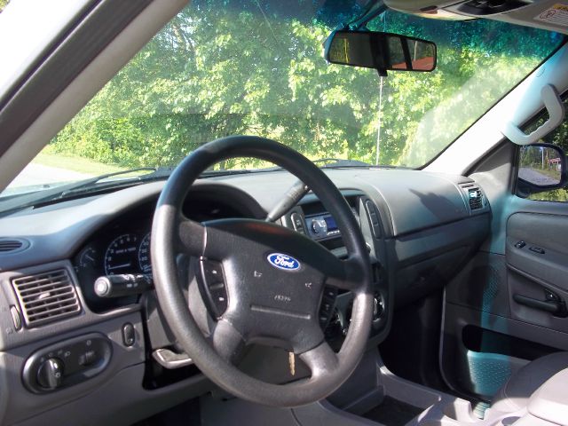 Ford Explorer 2002 photo 7
