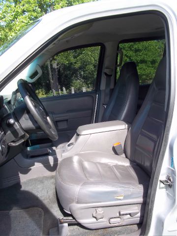 Ford Explorer 2002 photo 8