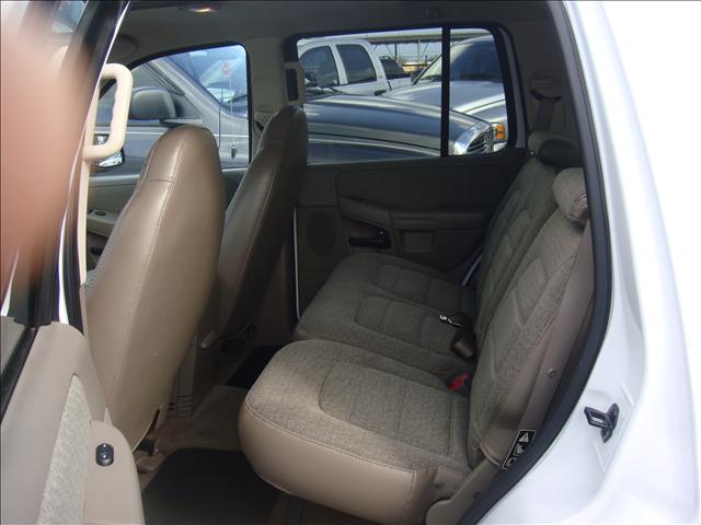 Ford Explorer 2002 photo 4