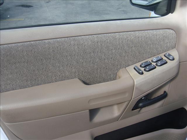 Ford Explorer 2002 photo 5