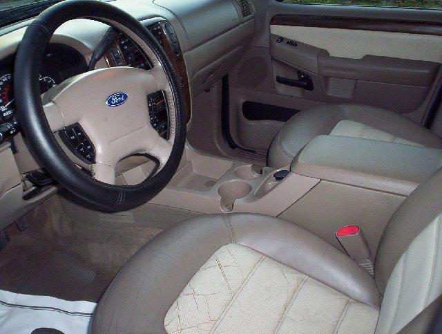 Ford Explorer 2002 photo 4