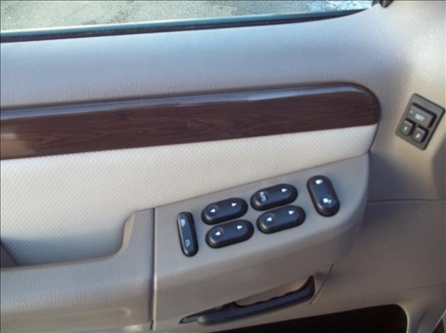 Ford Explorer 2002 photo 2