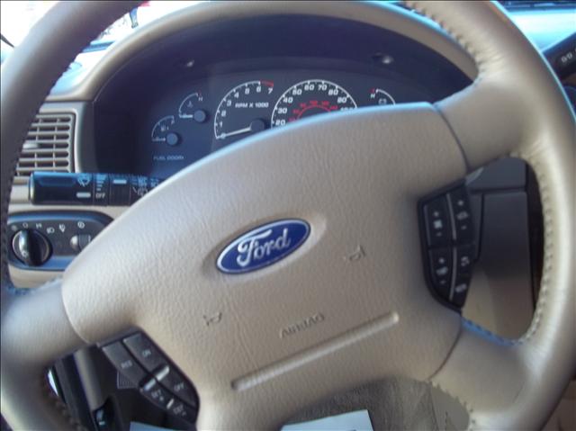 Ford Explorer 2002 photo 3