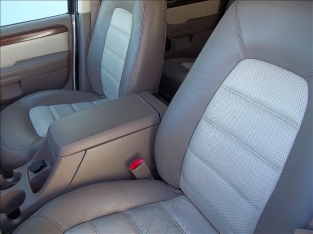 Ford Explorer 2002 photo 5