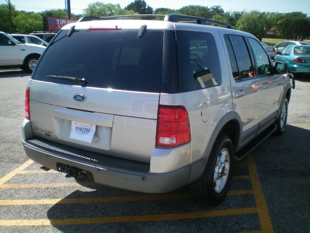 Ford Explorer 2002 photo 4