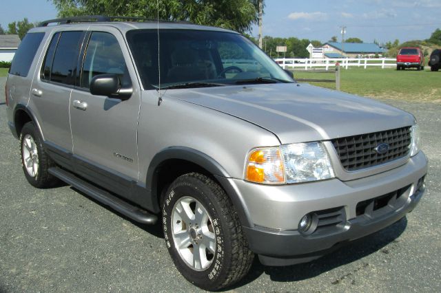 Ford Explorer 2002 photo 2