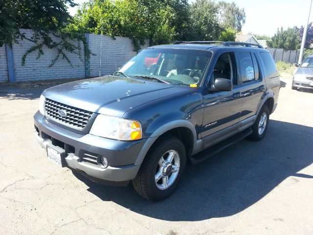Ford Explorer 2002 photo 2