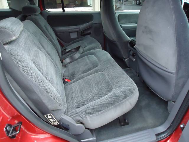 Ford Explorer 2002 photo 4