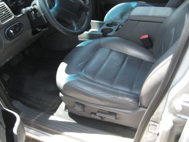 Ford Explorer 2002 photo 13