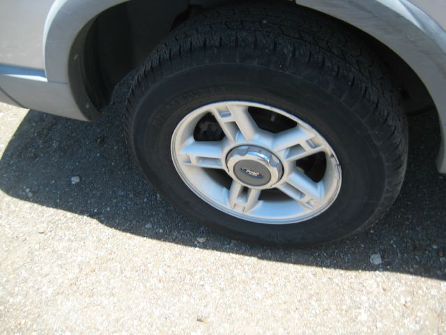 Ford Explorer 2002 photo 20