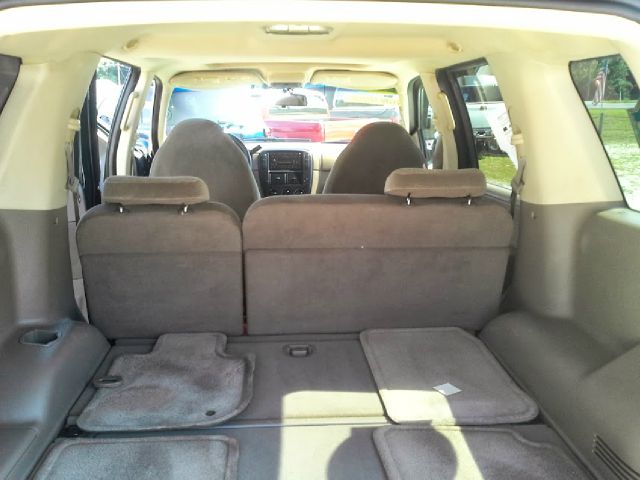 Ford Explorer 2002 photo 1