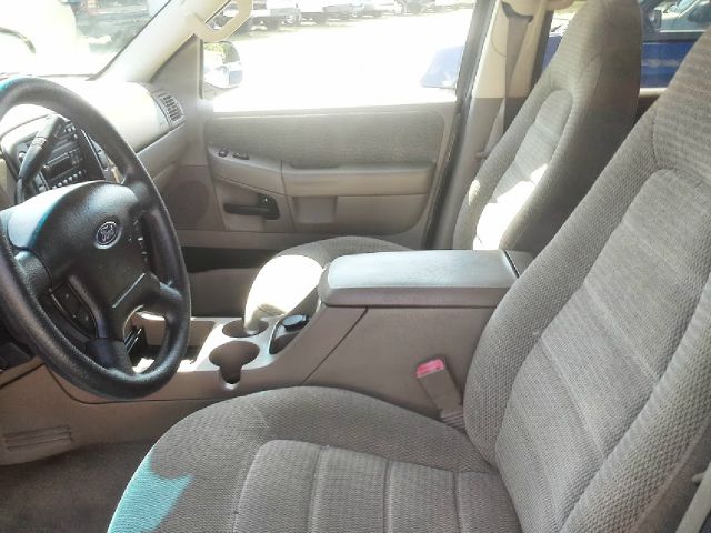 Ford Explorer 2002 photo 3