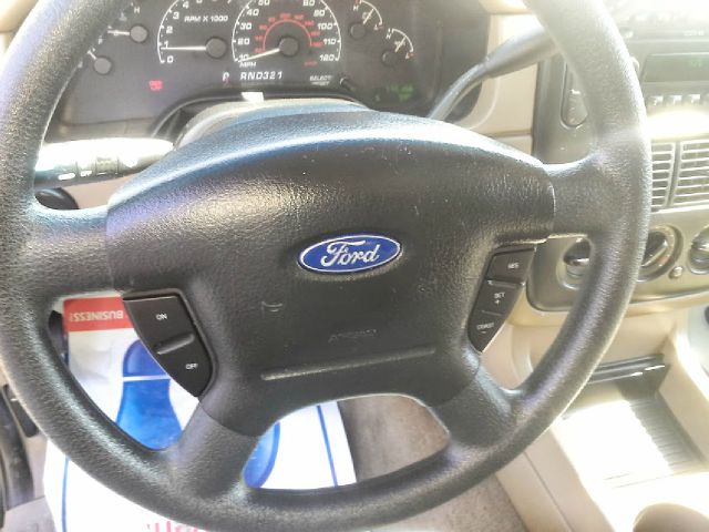 Ford Explorer 2002 photo 7