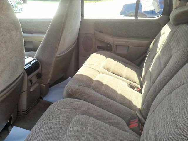 Ford Explorer 2002 photo 8