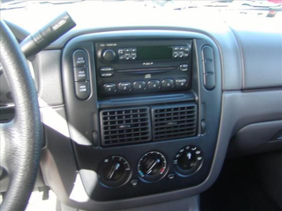 Ford Explorer 2002 photo 4