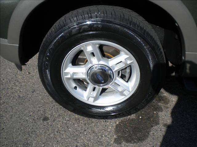 Ford Explorer 2002 photo 1