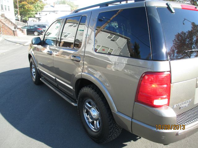 Ford Explorer Super SUV
