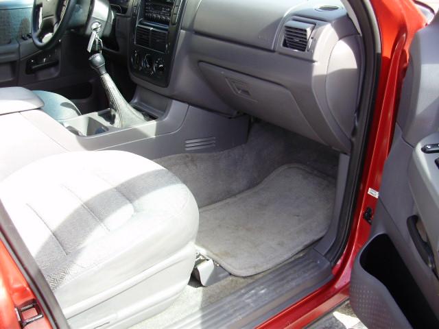Ford Explorer 2002 photo 5