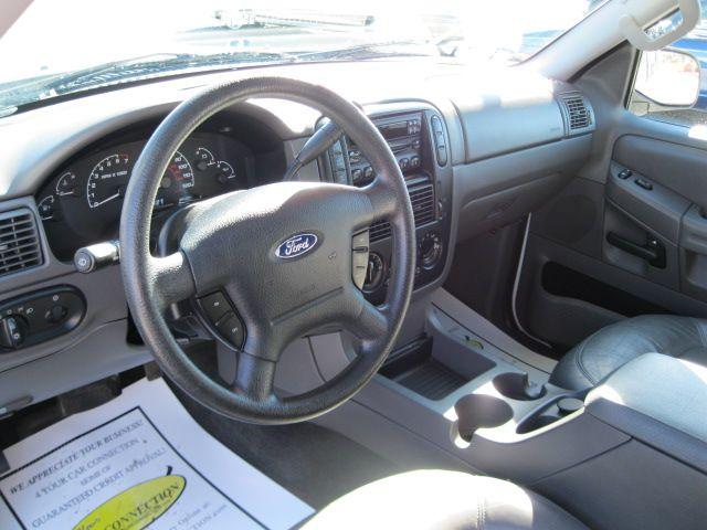 Ford Explorer 2002 photo 5