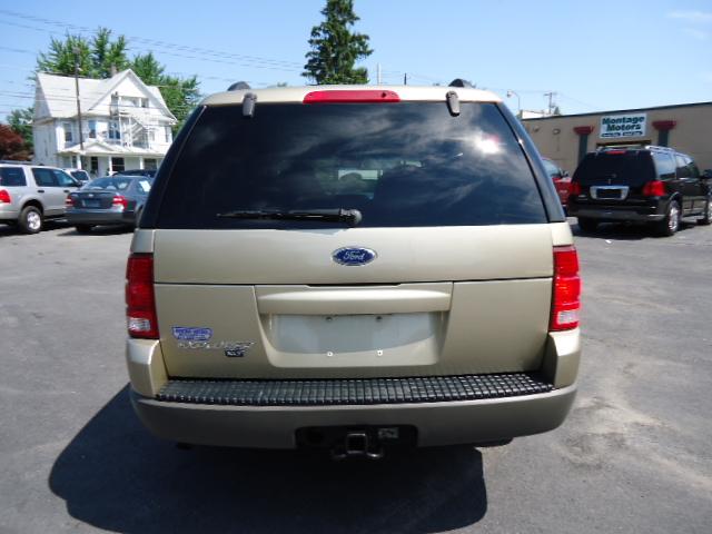 Ford Explorer 2002 photo 2