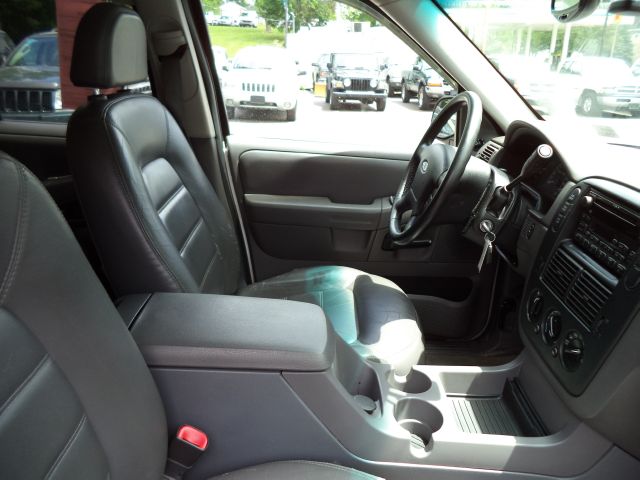 Ford Explorer 2002 photo 10