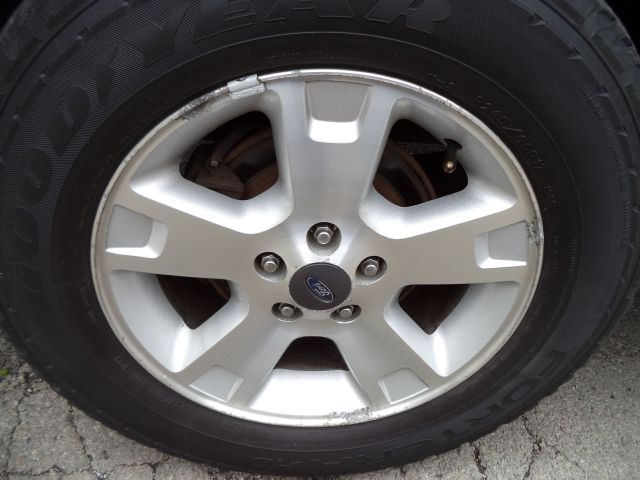 Ford Explorer 2002 photo 3