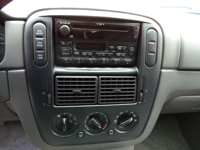 Ford Explorer 2002 photo 7
