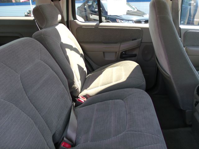 Ford Explorer 2002 photo 15