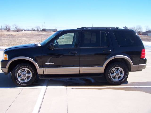 Ford Explorer 2002 photo 1