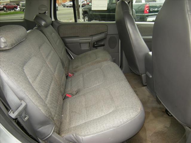 Ford Explorer 2002 photo 1